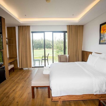 Deluxe Beach Villas By Danatrip Danang Exterior photo
