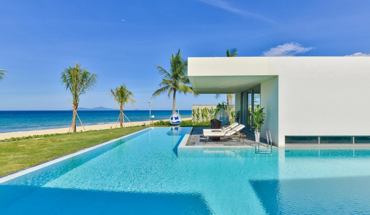 Deluxe Beach Villas By Danatrip Da Nang Exterior photo