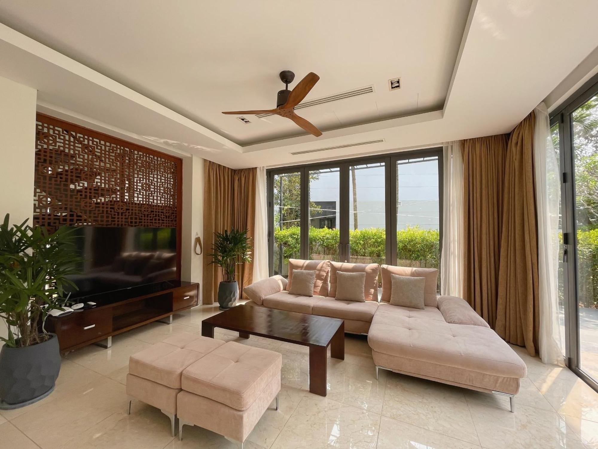 Deluxe Beach Villas By Danatrip Danang Exterior photo