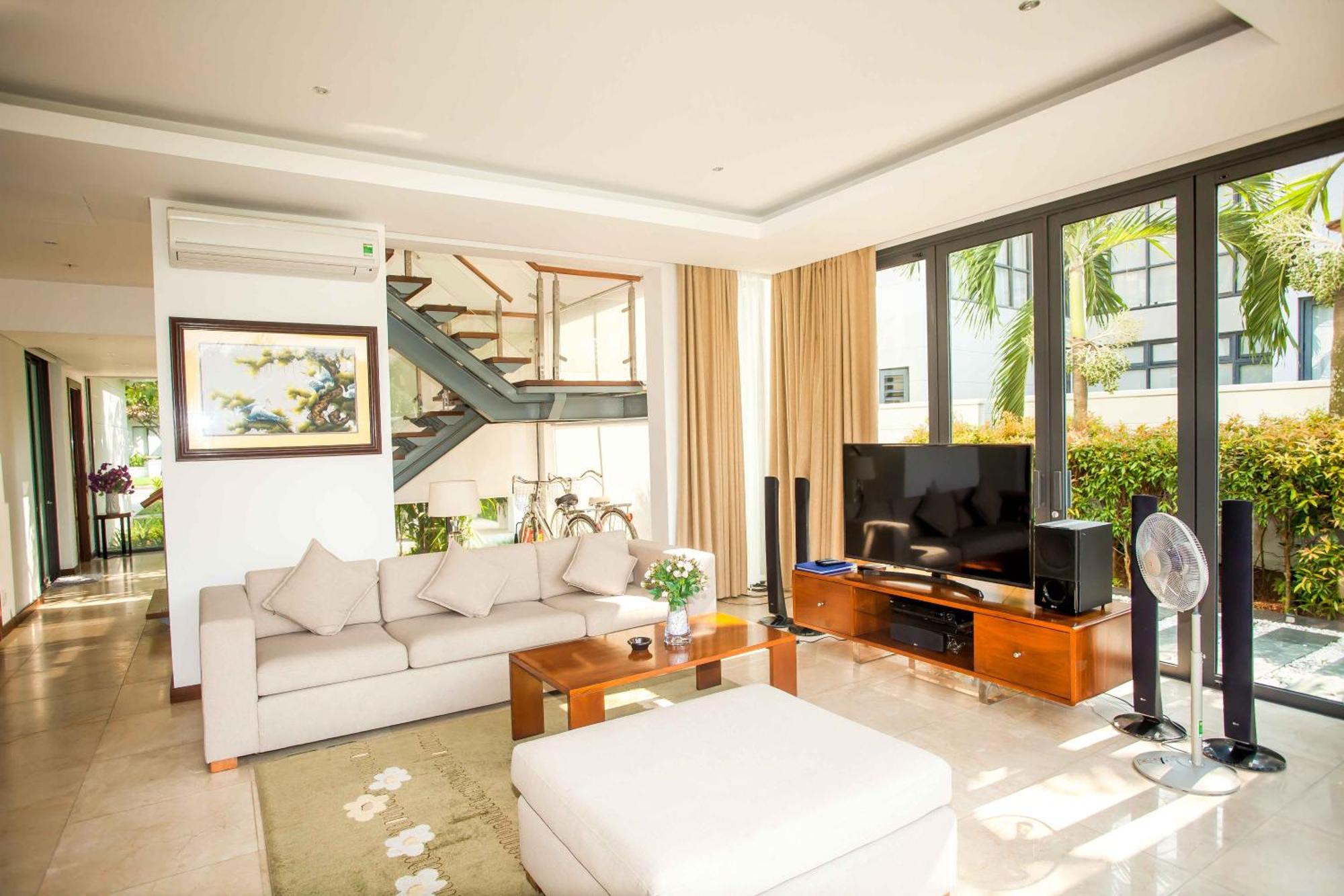 Deluxe Beach Villas By Danatrip Danang Exterior photo