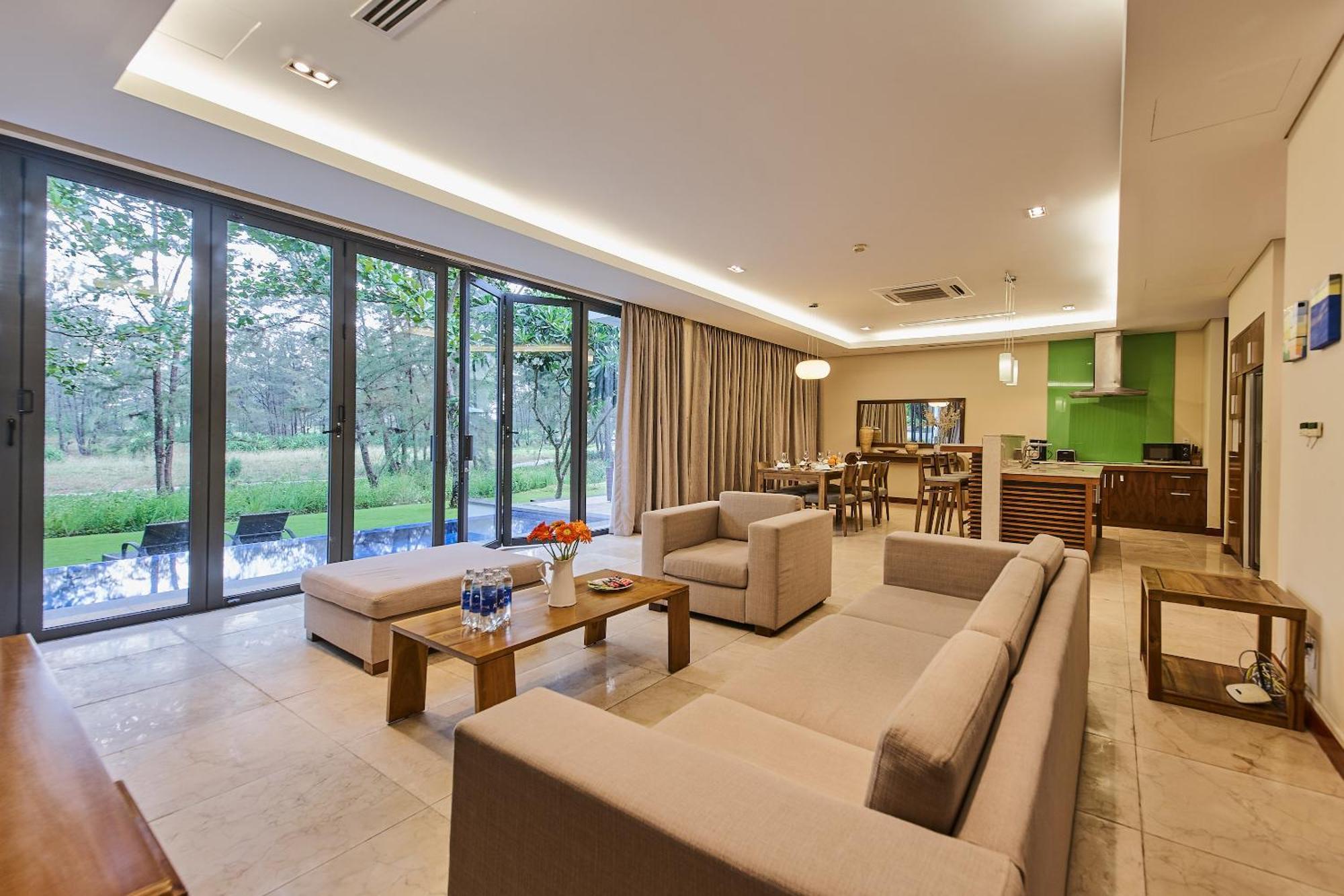 Deluxe Beach Villas By Danatrip Danang Room photo