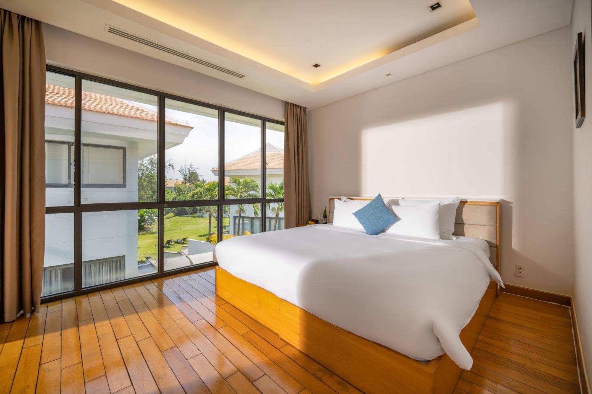 Deluxe Beach Villas By Danatrip Danang Room photo